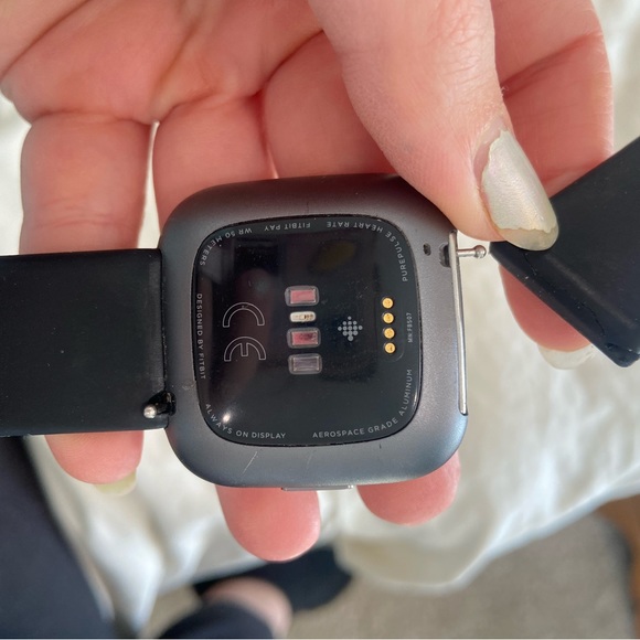 fitbit versa 2 - Picture 3 of 4